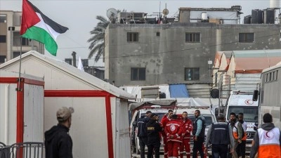 İsrail, İran'a saldırıların ardından kapattığı Refah Sınır Kapısı'nı yeniden a&ccedil;acağını duy