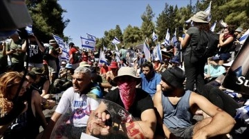 İsrail Meclisi önünde yargı düzenlemesine karşı protestolar sürüyor