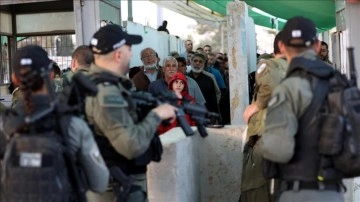 İsrail, Mescid-i Aksa'da Ramazan ayında cuma namazı için Filistinli erkeklere yaş sınırı getirdi