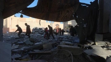İsrail ordusu abluka altındaki Gazze'de düzenlediği saldırılarda 47 Filistinliyi öldürdü