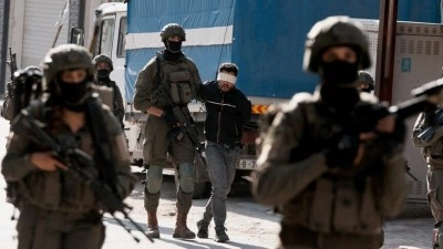 İsrail ordusu, Batı Şeria'da d&uuml;zenlediği baskınlarda 14 Filistinliyi g&ouml;zaltına aldı