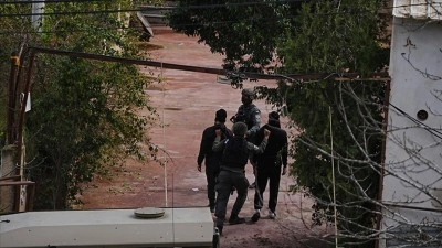 İsrail ordusu, Batı Şeria'da d&uuml;zenlediği baskınlarda biri kadın 24 Filistinliyi g&ouml;zaltına aldı