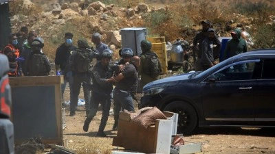 İsrail ordusu Batı Şeria'da s&uuml;rd&uuml;rd&uuml;ğ&uuml; baskınlarda 37 Filistinliyi g&ouml;zaltına aldı