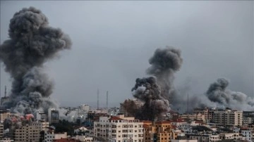 İsrail ordusu Gazze'de yerinden edilmiş Filistinlilerin sığındığı okulu bombaladı