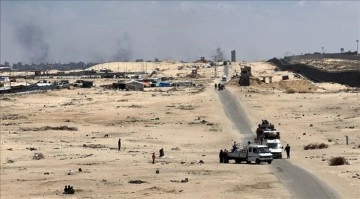 İsrail ordusu, Gazze'nin kuzeyinde Filistinlileri göçe zorlamaya devam ediyor