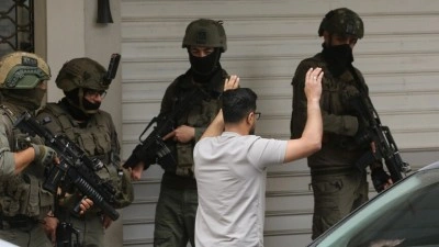 İsrail ordusu, işgal altındaki Batı Şeria'da 8 Filistinliyi g&ouml;zaltına aldı