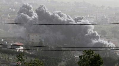 İsrail ordusu L&uuml;bnan'ın g&uuml;neyindeki 2 beldeye baskın d&uuml;zenleyerek binaları havaya u&ccedil;urdu
