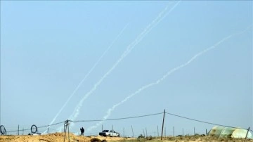 İsrail ordusu: Lübnan'ın güneyinden İsrail'e 50'den fazla roket fırlatıldı