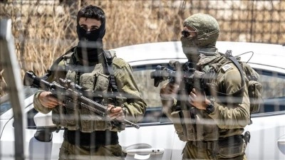 İsrail ordusu, Suriye'nin g&uuml;neyinde 2 sivili daha alıkoydu