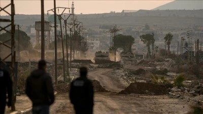 İsrail ordusu, Suriye'nin g&uuml;neyinde baskınlar d&uuml;zenleyerek 6 sivili alıkoydu