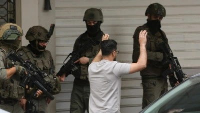 İsrail ordusunun Batı Şeria'ya saldırılarında 4 Filistinli yaralandı, 2 kişi g&ouml;zaltına alındı