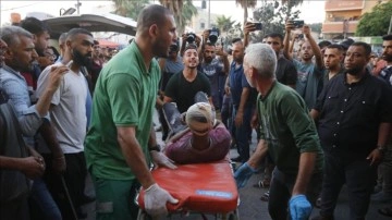 İsrail ordusunun Gazze'ye gece boyu düzenlediği saldırılarda 15 Filistinli öldü