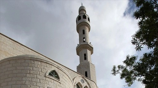 İsrail polisi, 3 camiden okunan ezanları susturmak için rapor düzenledi