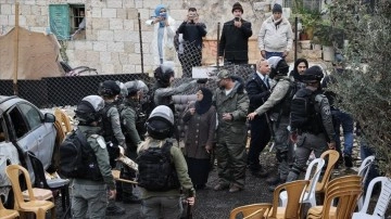 İsrail polisinden 'evlerini boşaltmaları' istenen Filistinli aileye destek gösterisine müd