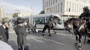İsrail polisinden Ultra-Ortodoks Yahudilerin zorunlu askerlik karşıtı gösterisine müdahale