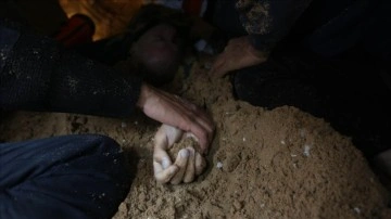 İsrail ramazanın ilk gününde Gazze'ye düzenlediği saldırılarda çok sayıda Filistinliyi öldürdü