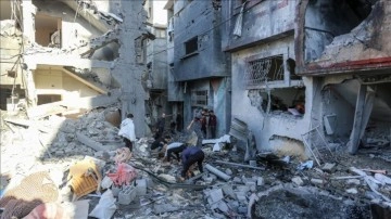 İsrail, Refah'taki hava saldırılarında 6'sı çocuk, 12 Filistinliyi öldürdü