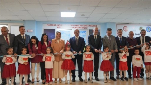 İsrail saldırılarında hayatını kaybeden Filistinli çocuklar anısına kütüphane açıldı