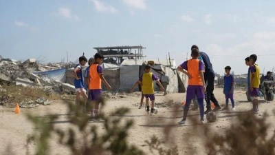 İsrail saldırılarıyla yıkılan Gazze&rsquo;de futbolcular, zorluklara rağmen tutkularından vazge&ccedil;miyor