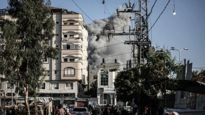 İsrail saldırısında &ouml;ld&uuml;ğ&uuml; sanılan Gazzeli gen&ccedil; bir yıl sonra ailesine kavuştu