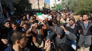 İsrail saldırısında şehit olan 7 Filistinlilerin cenazeleri defnedildi