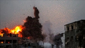 İsrail savaş uçakları bu gece de Gazze Şeridi'nde bir mülteci kampını bombaladı