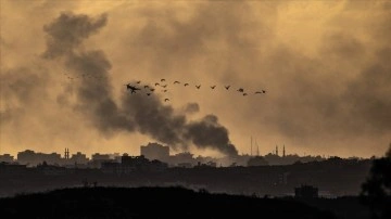 İsrail savaş uçakları, gece boyunca Gazze Şeridi'nde sivil yerleşimlere bomba yağdırdı