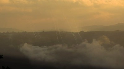 İsrail savaş u&ccedil;akları, L&uuml;bnan'ın g&uuml;neyindeki beldeleri bombalamaya devam ediyor