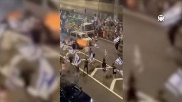 İsrail'de bir kişi yargı düzenlemesi protestosunda yolu kapatan göstericilere aracıyla çarptı