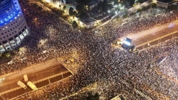 İsrail'de yüz binlerce kişi hükümetin yargı düzenlemesine karşı yine sokaklara indi