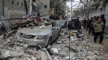 İsrail'in Gazze'nin güneyine düzenlediği saldırılarda en az 14 kişi hayatını kaybetti