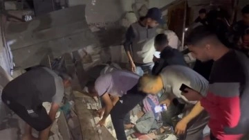 İsrail'in Refah'ta bir eve düzenlediği saldırıda 2 çocuk can verdi