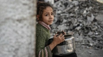 İsrail'in saldırıları altındaki Gazze'de yaşanan açlık felaketi en fazla çocukları etkiliy