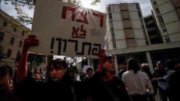 İsrailli aktivistler, Batı Kudüs'te "savaş karşıtı" gösteri düzenledi