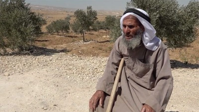 İsraillilerin yaraladığı yaşlı Filistinli: Saldırılara rağmen topraklarımda kalacağım ve burada g&ouml;m&uuml;