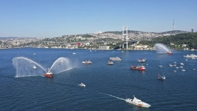 İstanbul Boğazı'nda 15 Temmuz şehitleri anısına 253 gemilik deniz korteji