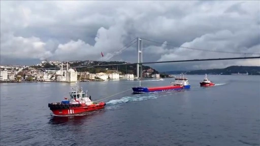 İstanbul Boğazı'nda arızalanan gemi kurtarıldı