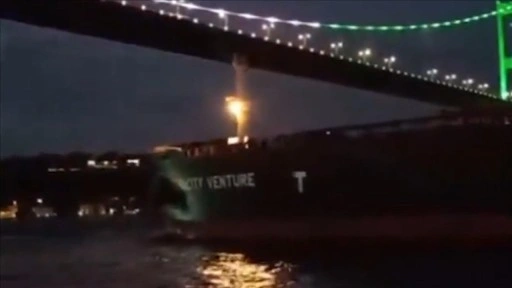 İstanbul Boğazı'nda arızalanan ham petrol yüklü gemi kurtarıldı