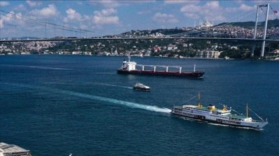 İstanbul Boğazı'nda gemi trafiği askıya alındı