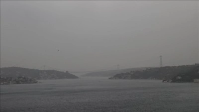 İstanbul Boğazı'nda gemi trafiği &ccedil;ift y&ouml;nl&uuml; kapatıldı, bazı vapur seferleri iptal edildi