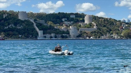İstanbul Boğazı'ndaki yarışmada kaybolan Rus yüzücüyü arama çalışmaları sürüyor