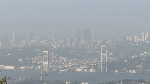 İstanbul Boğazı ve çevresinde sis etkili oldu