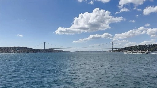 İstanbul Boğazı, yedekli gemi geçişi nedeniyle çift yönlü olarak gemi trafiğine kapatıldı