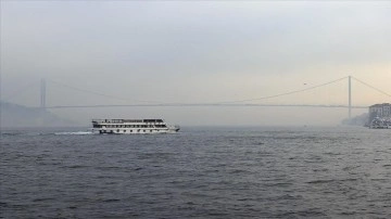 İstanbul Boğazı'nda görüşün düşmesi nedeniyle gemi trafiği askıya alındı