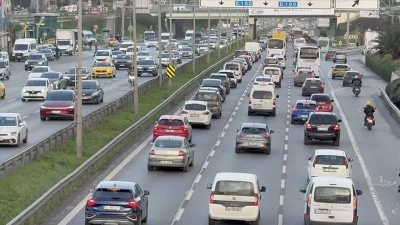 İstanbul'da Anadolu Yakası'nda trafik yoğunluğu y&uuml;zde 80'e ulaştı