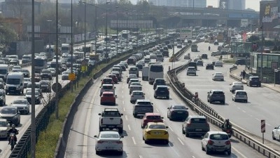İstanbul'da Anadolu Yakası'ndaki trafik yoğunluğu y&uuml;zde 81'e y&uuml;kseldi