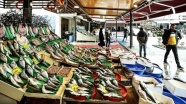 İstanbul&#039;da av sezonunun bereketli başlaması balık fiyatlarına da yansıdı