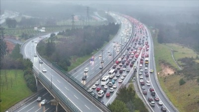 İstanbul'da bayram d&ouml;n&uuml;ş&uuml; trafik yoğunluğu oluştu