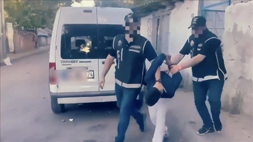 İstanbul'da bir iş yerinin kurşunlanmasıyla ilgili 3 şüpheli yakalandı