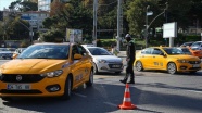 İstanbul’da çok sayıda taksici, taksimetre güncellemesi için sırada bekliyor